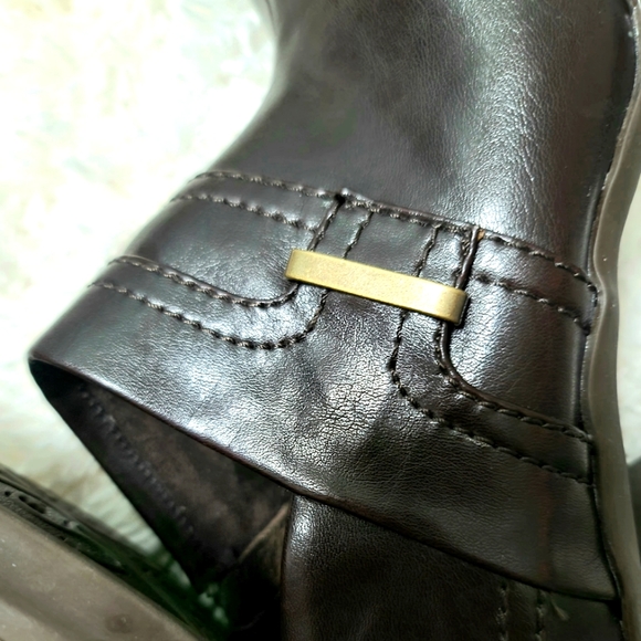 Liz Claiborne Flex Women's Brown Ankle Booties - Picture 6 of 10